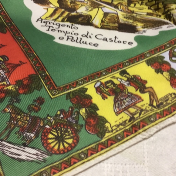 SCARF. OF GIBRALTAR. . ACETATE Large  VERY good Graphics  new old stock - Picture 5 of 10